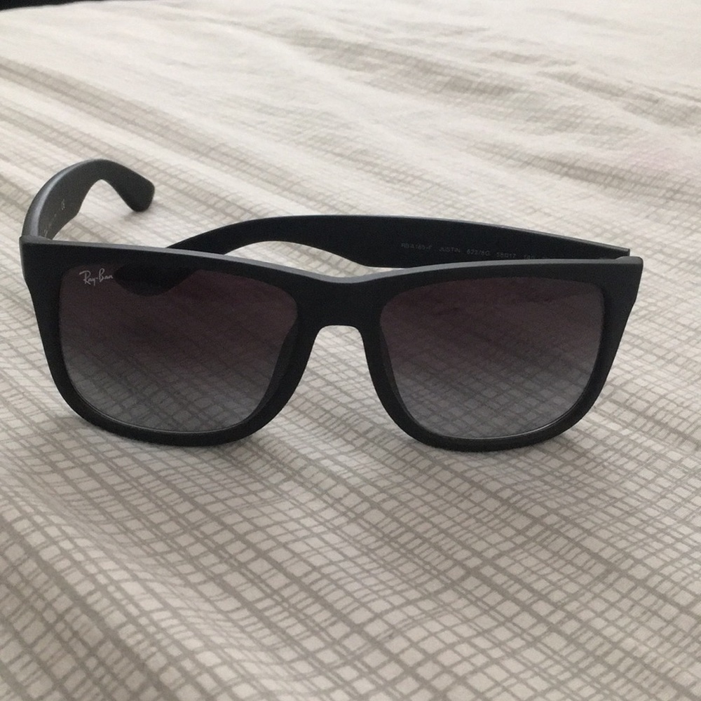 Matte Black Justin Ray-Ban (Non-Polarized)